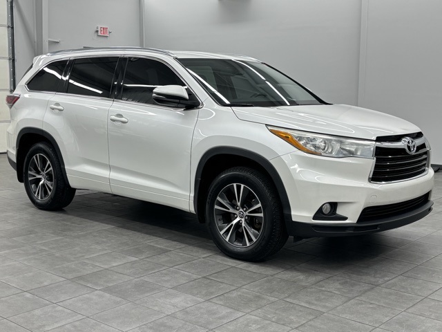 2016 Toyota Highlander XLE's photo