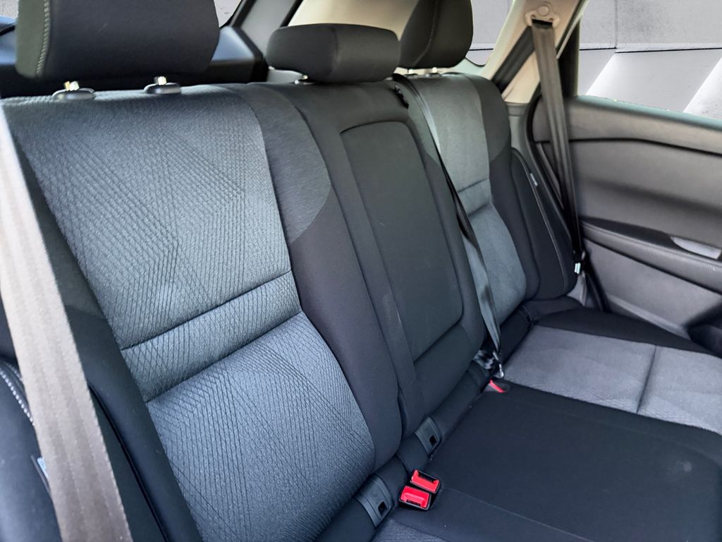 2024 Nissan Rogue SV photo 14