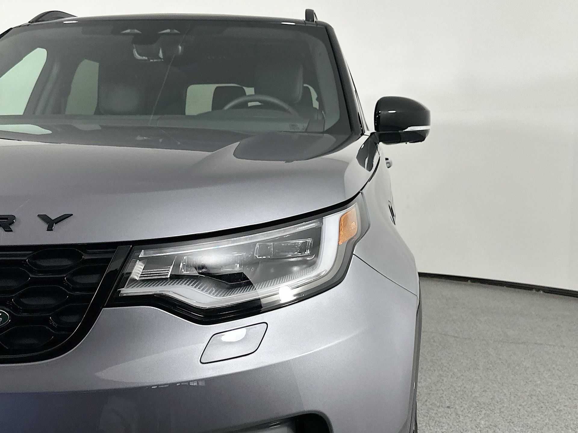 2025 Land Rover Discovery SE photo 4