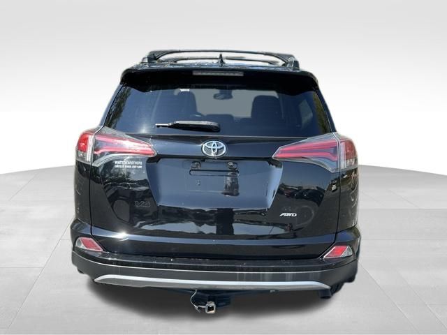 2017 Toyota RAV4 XLE photo 4