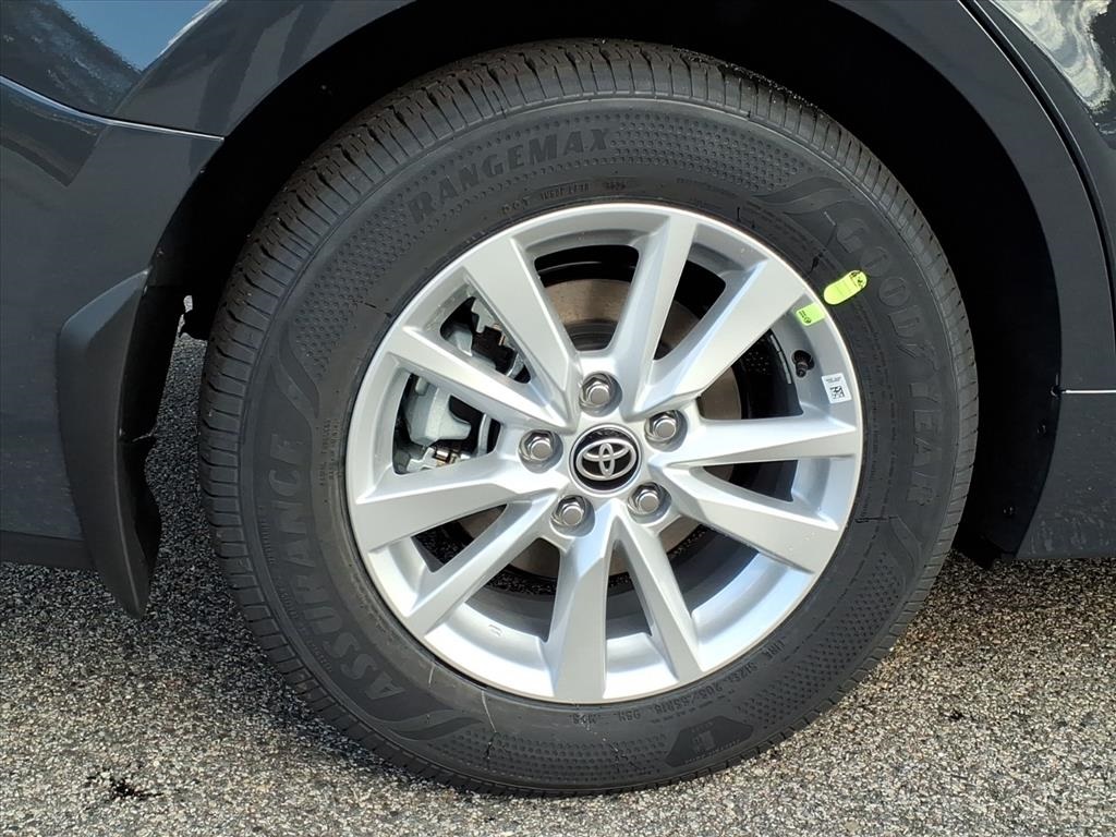 2026 Toyota Camry LE photo 4