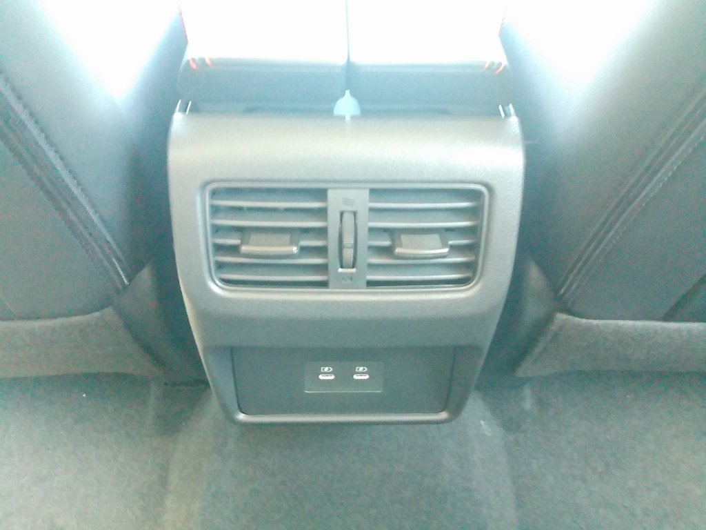 2026 Nissan Rogue SV photo 21