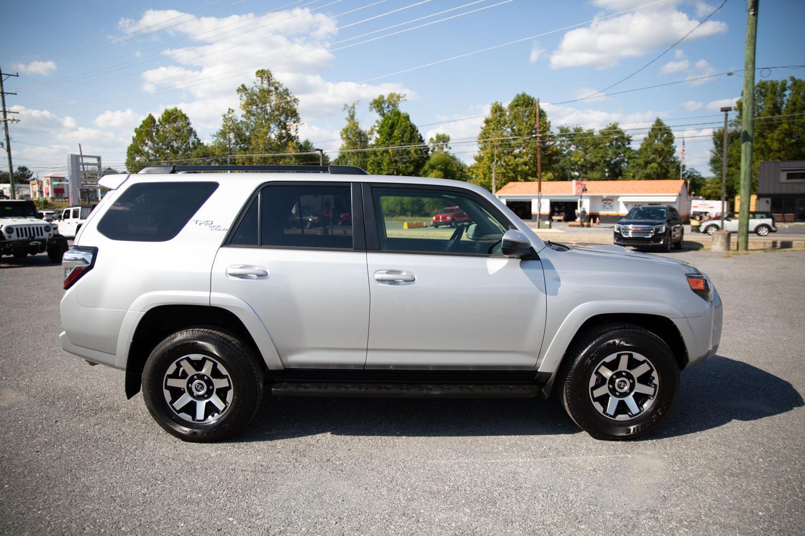 2024 Toyota 4Runner TRD photo 2