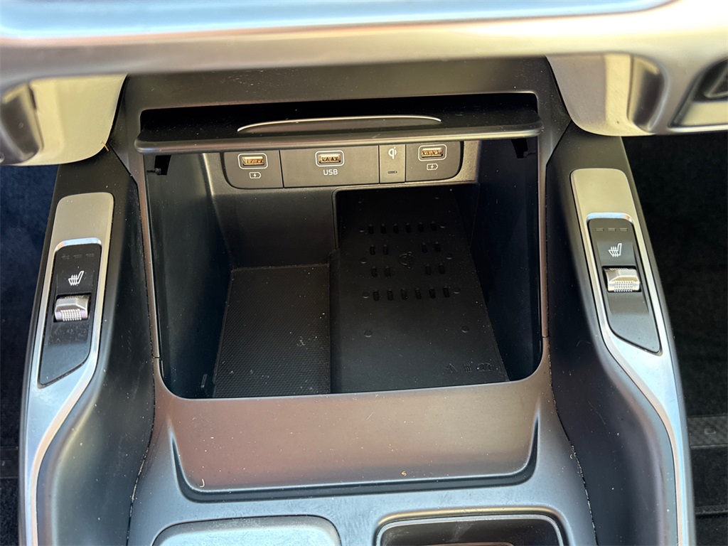 2023 Kia Sorento Hybrid EX photo 29