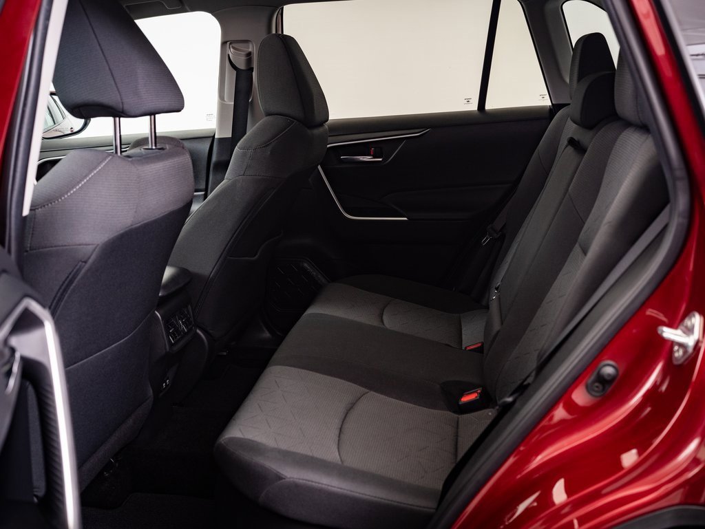 2021 Toyota RAV4 Hybrid XLE photo 35