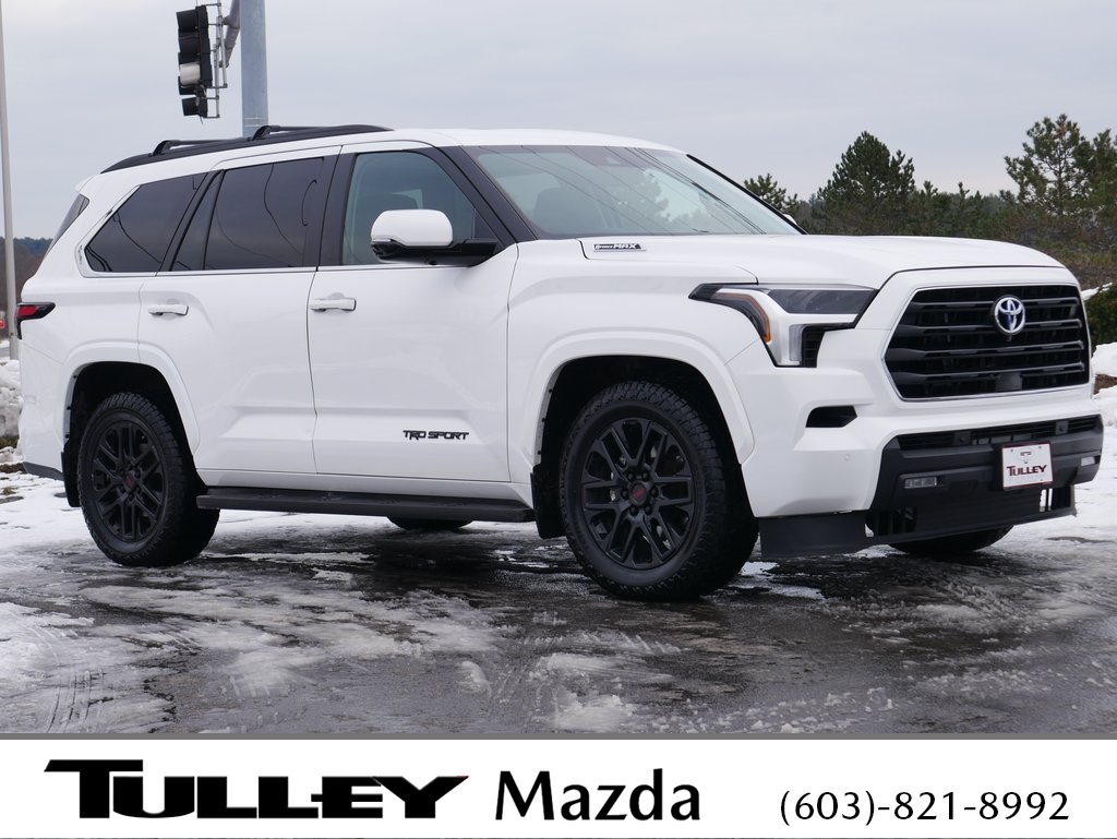 2024 Toyota Sequoia SR5's photo