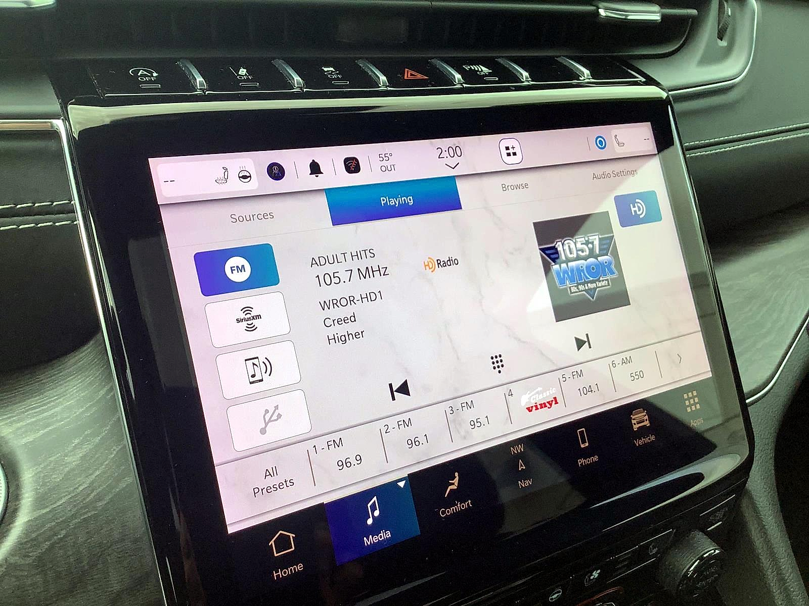 2023 Jeep Grand Cherokee Overland photo 3