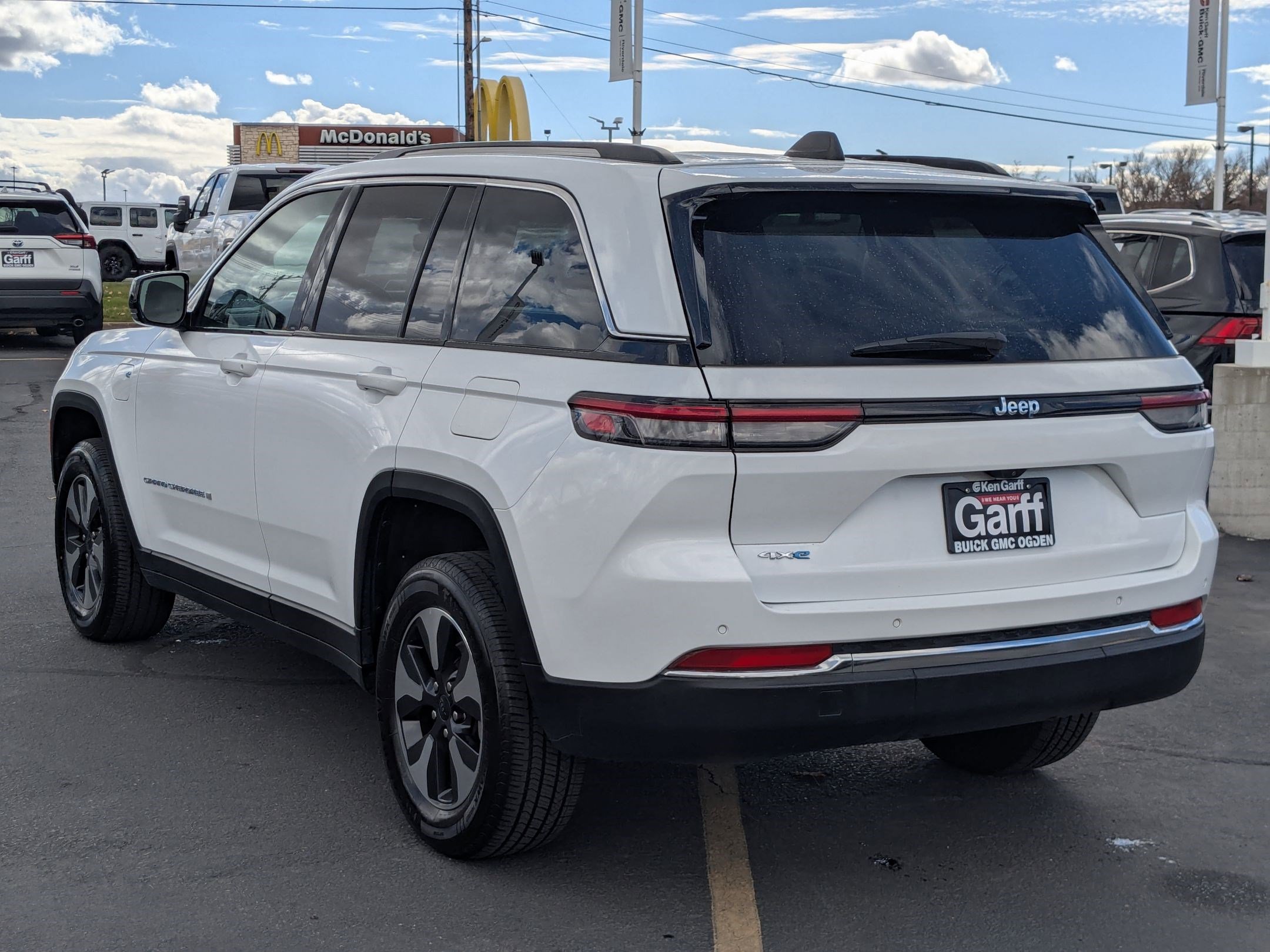 2024 Jeep Cherokee Limited 4xe photo 4