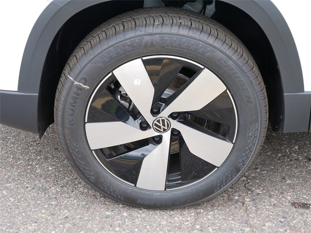 2025 Volkswagen Taos S photo 3