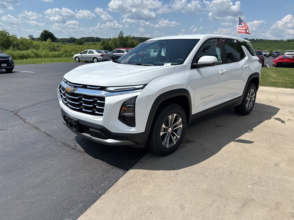 2026 Chevrolet Equinox LT photo 2