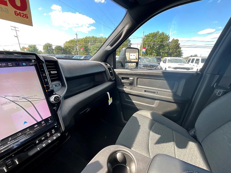 2025 Ram 2500 Tradesman photo 29
