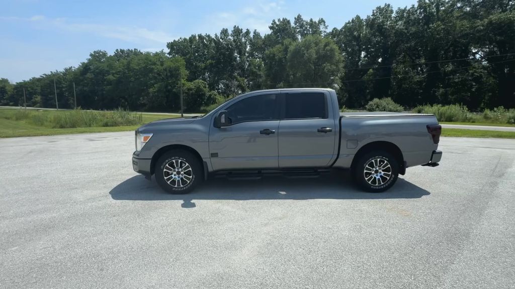 2021 Nissan Titan SV photo 4