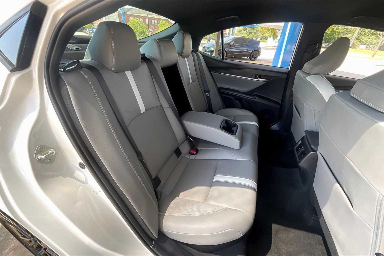 2025 Toyota Camry SE photo 18