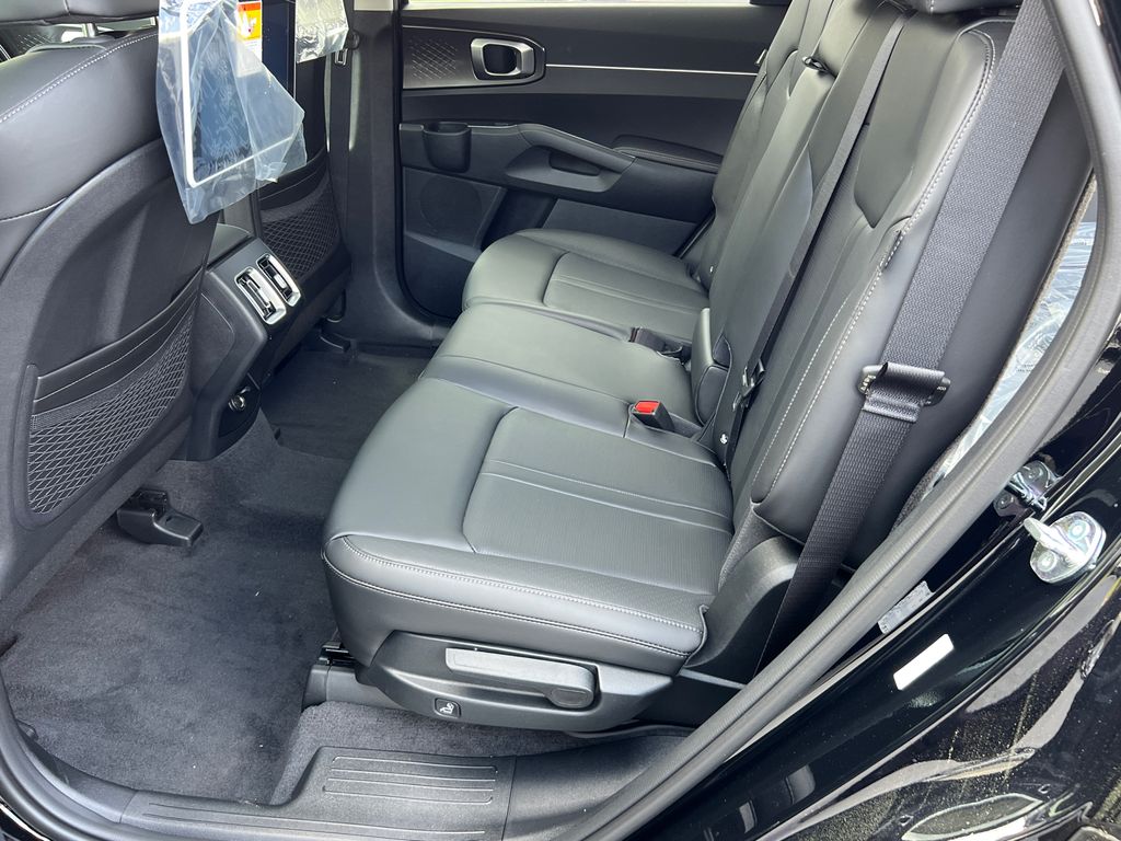 2025 Kia Sorento S photo 19