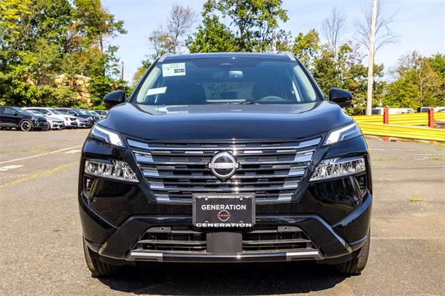 2026 Nissan Rogue Platinum photo 2