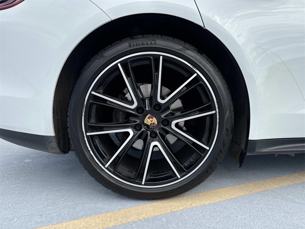 2020 Porsche Panamera 4 photo 6