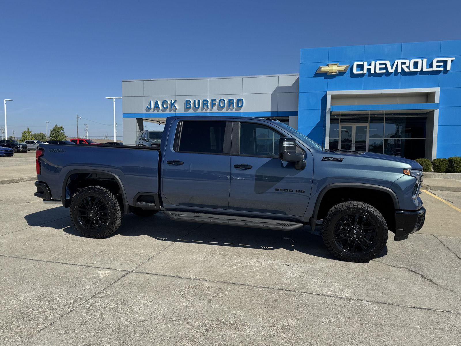 2026 Chevrolet Silverado 2500HD LT photo 3