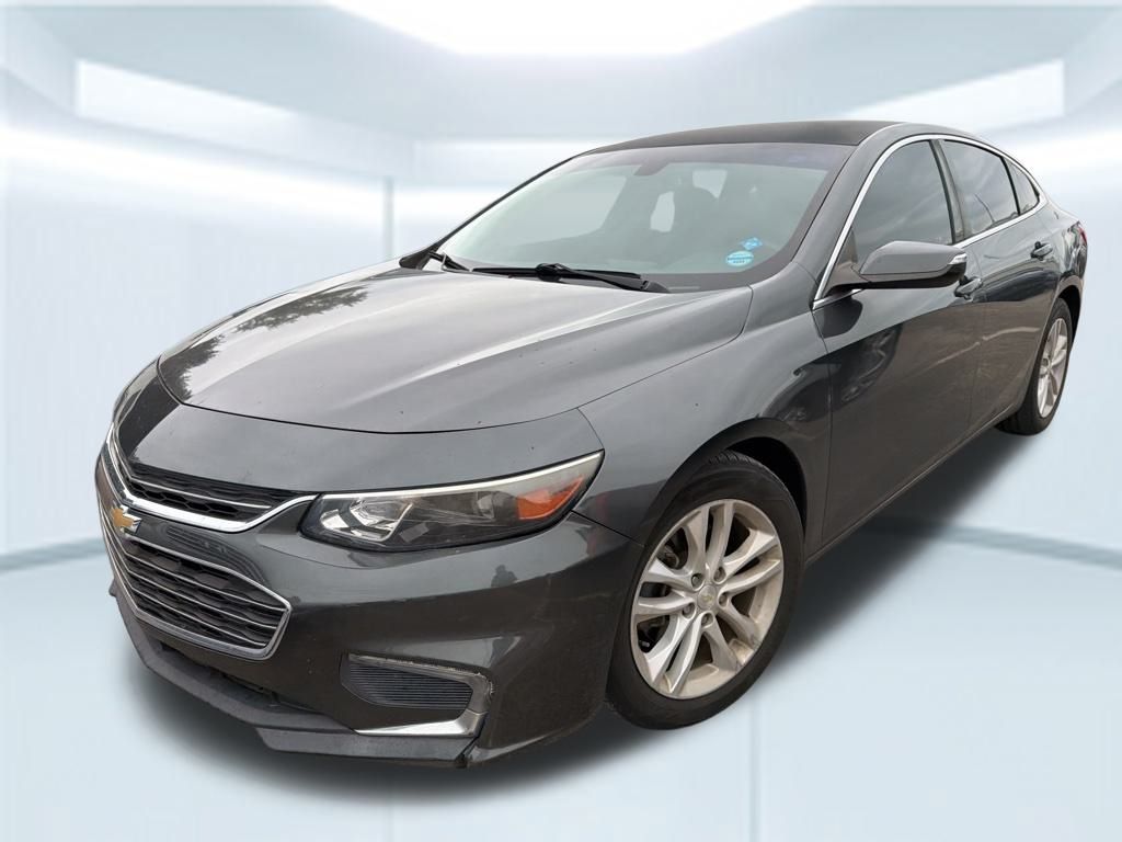 2017 Chevrolet Malibu 1LT photo 2