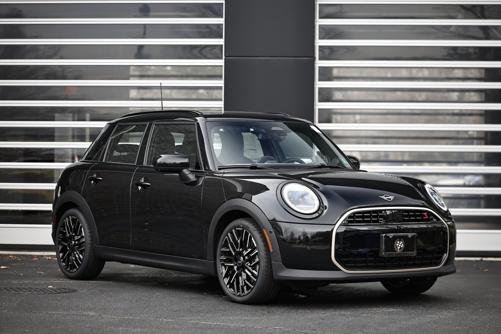 2026 MINI Hardtop 4 Door S's photo