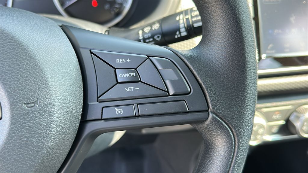 2025 Nissan Kicks Play S photo 14
