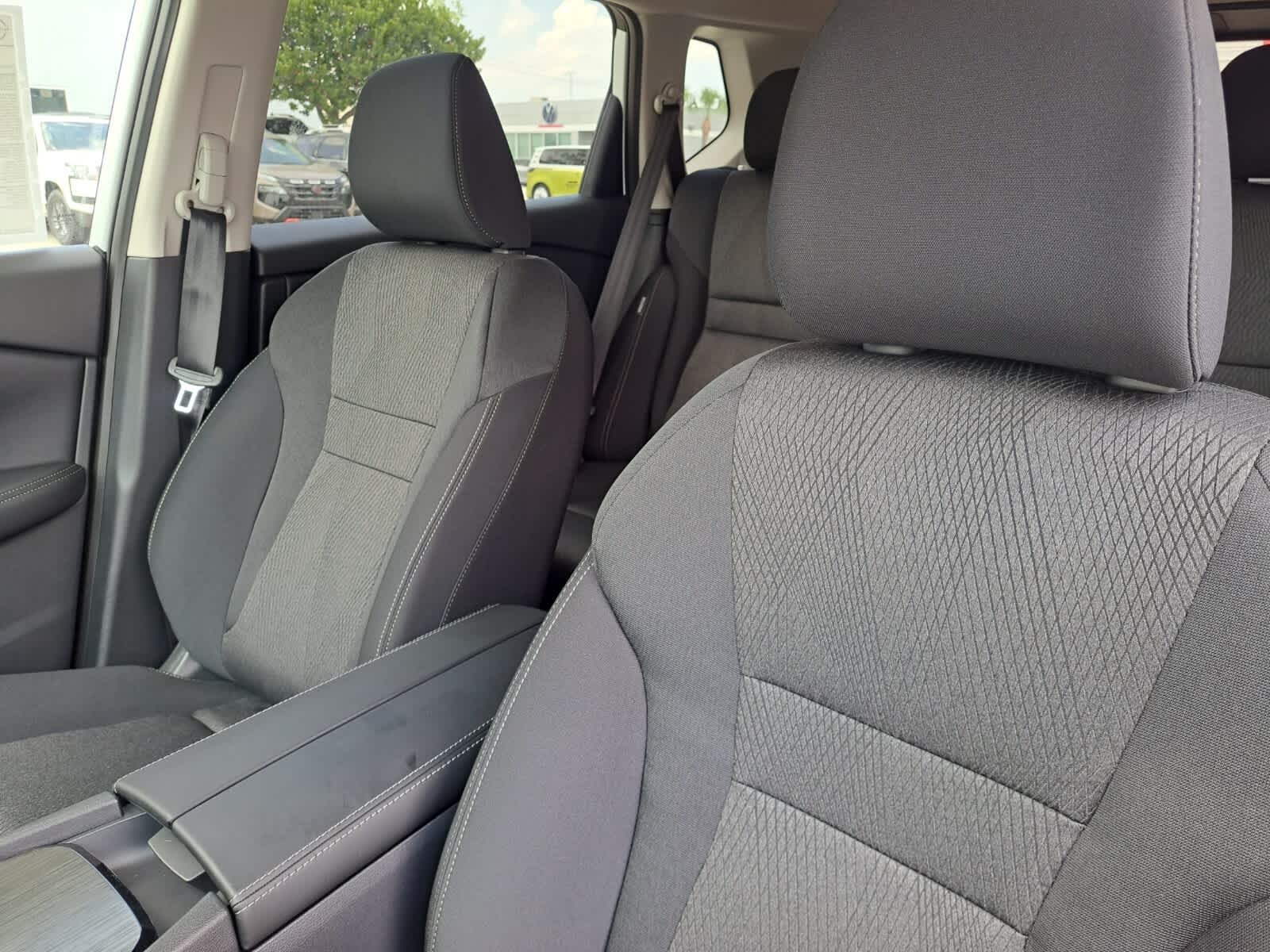 2026 Nissan Rogue SV photo 18