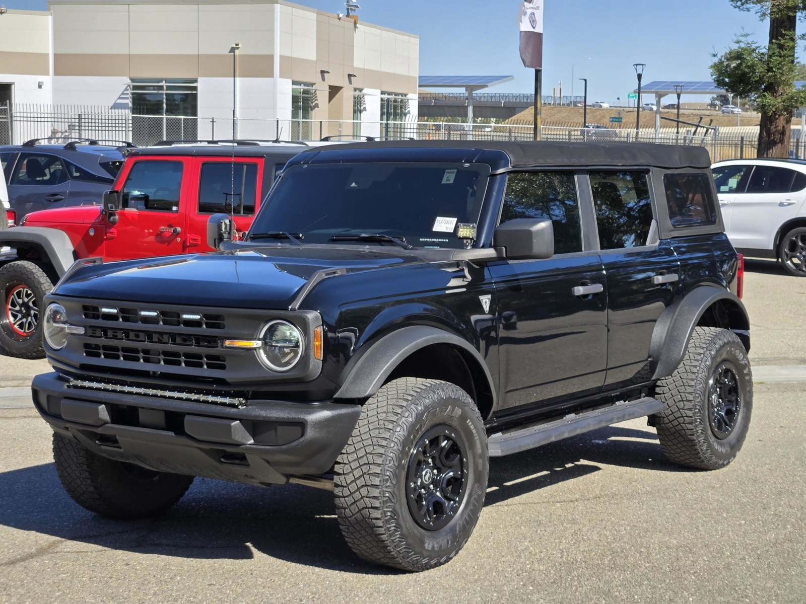 2022 Ford Bronco Base photo 8