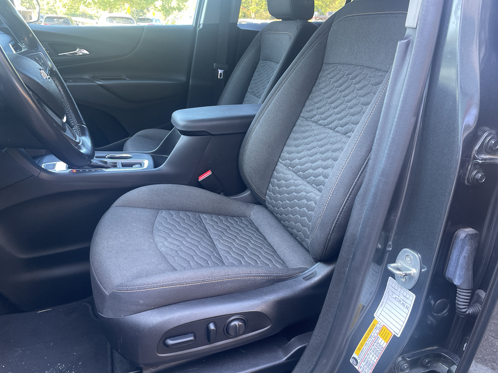 2020 Chevrolet Equinox LT photo 13