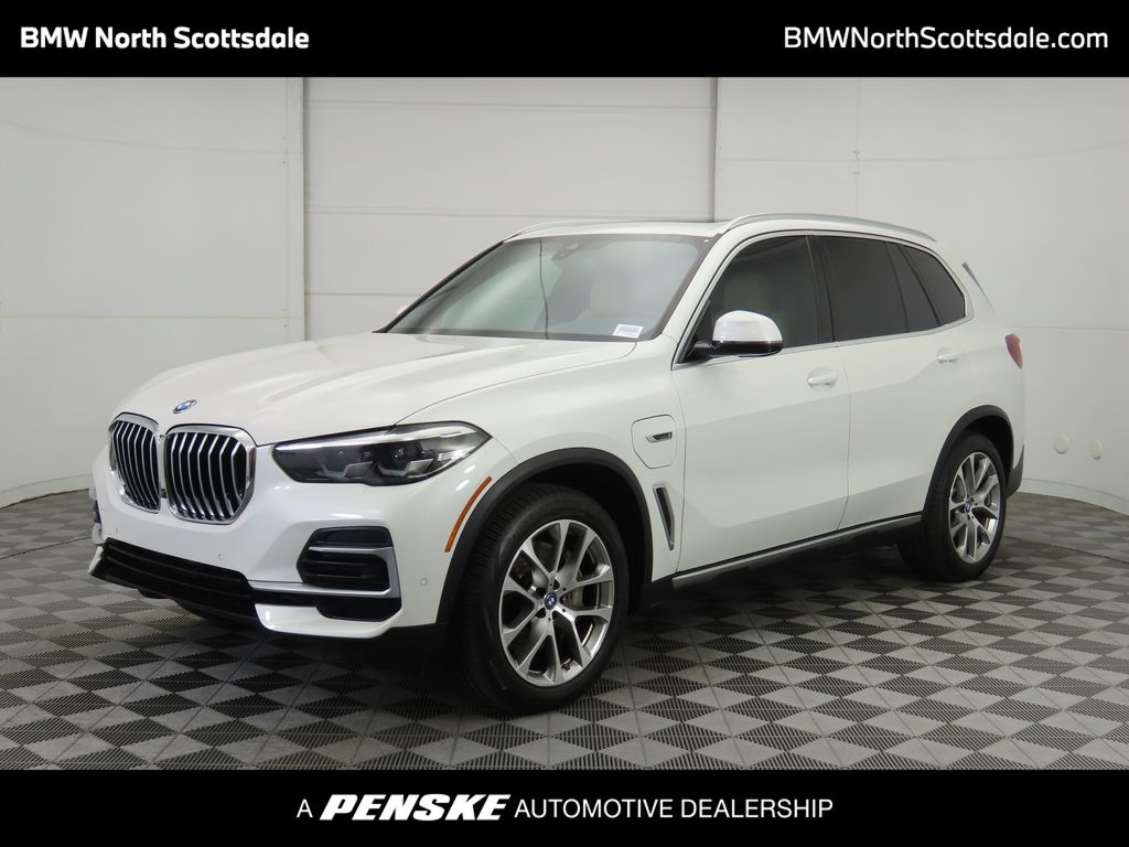 2022 BMW X5 45e's photo