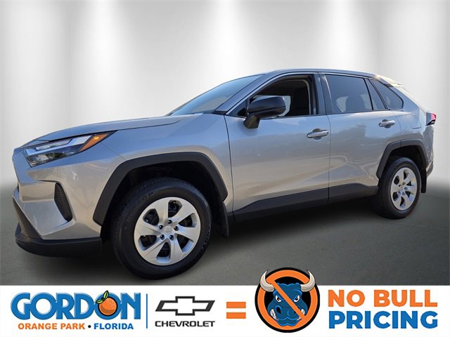 2024 Toyota RAV4 LE's photo