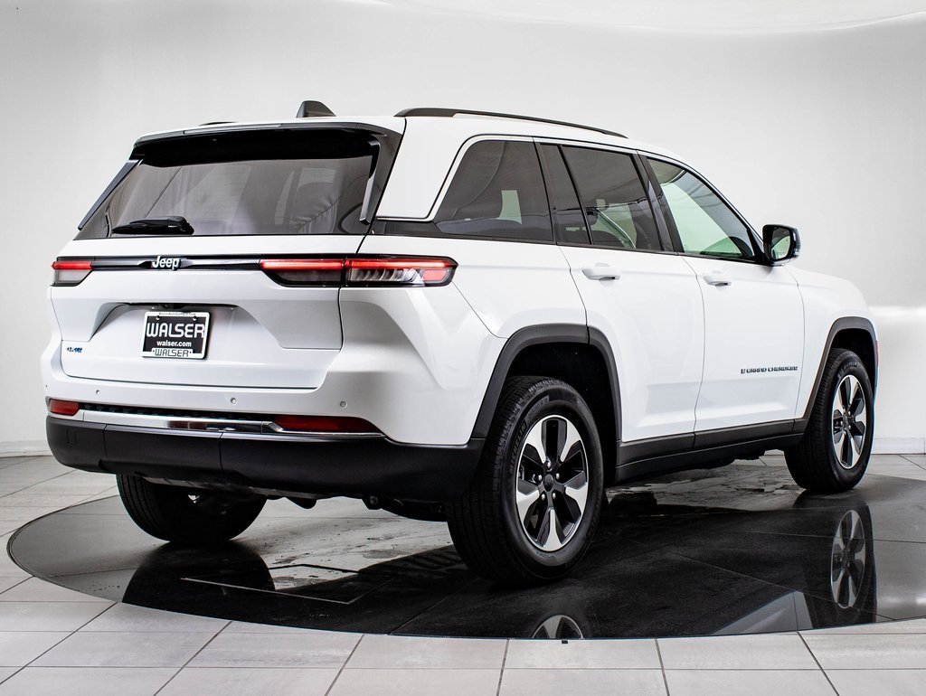2023 Jeep Cherokee 4xe photo 9