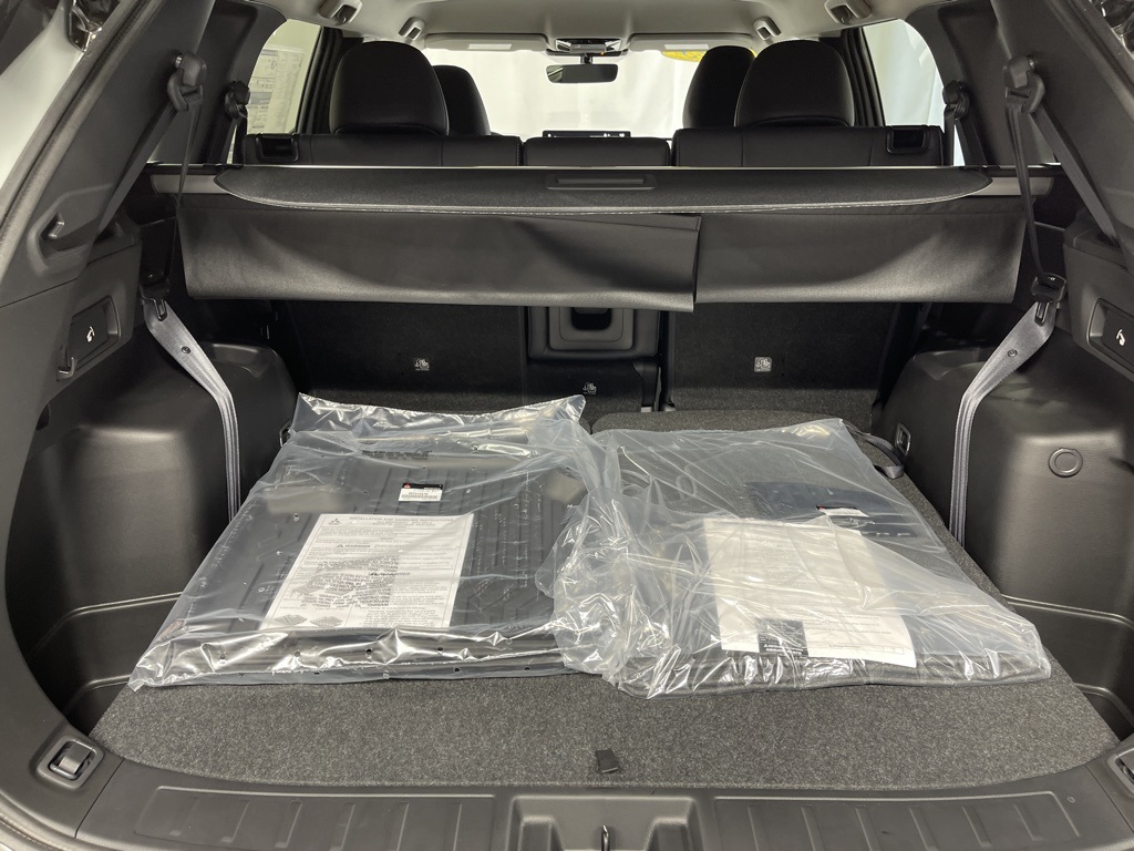 2025 Mitsubishi Outlander SE photo 32