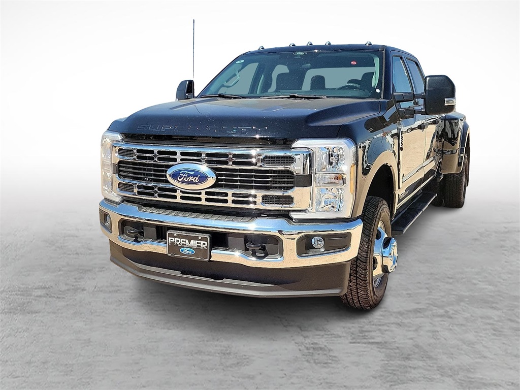 2026 Ford F-350 photo 3