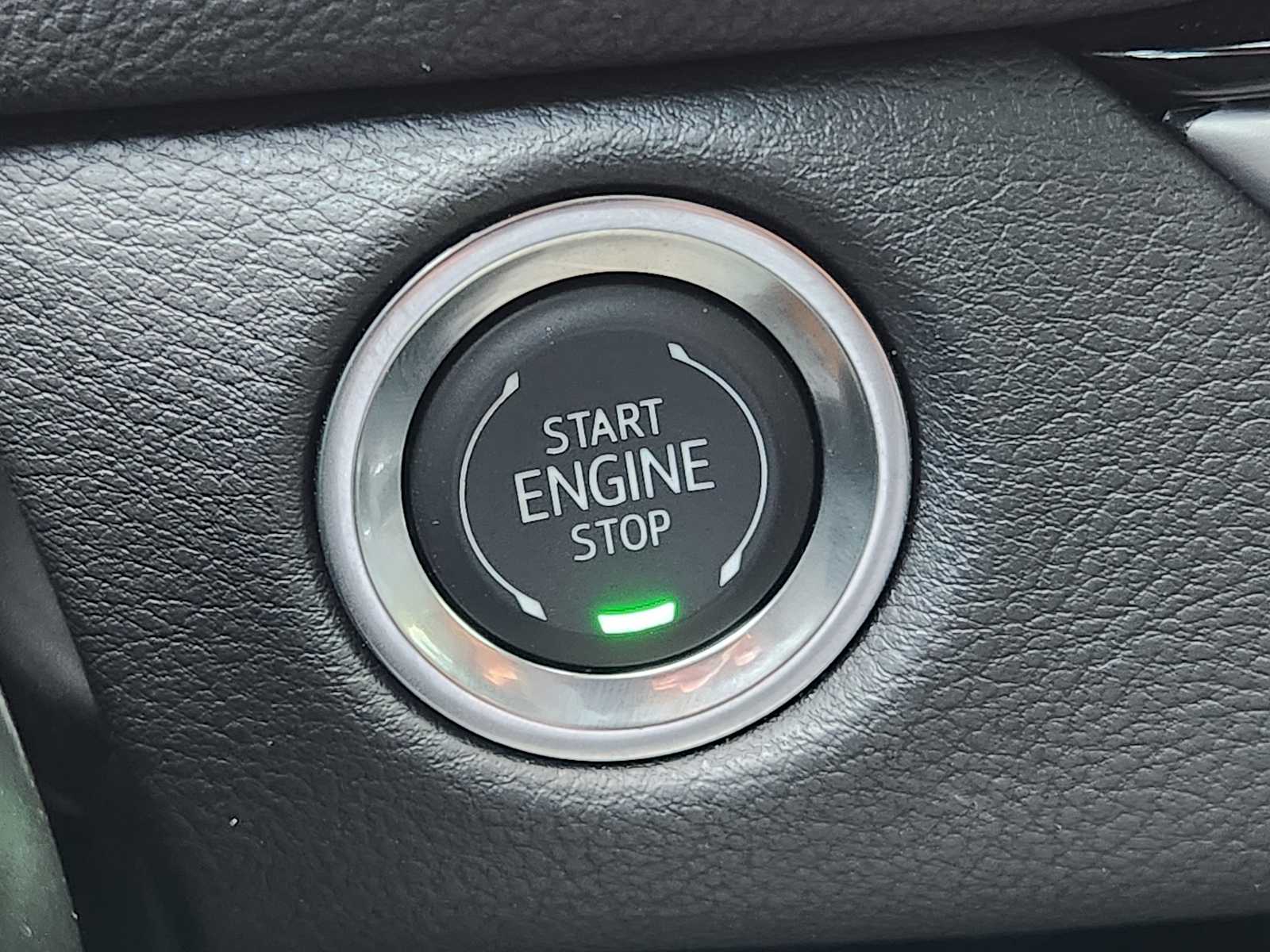 2025 Cadillac XT4 Premium Luxury photo 14