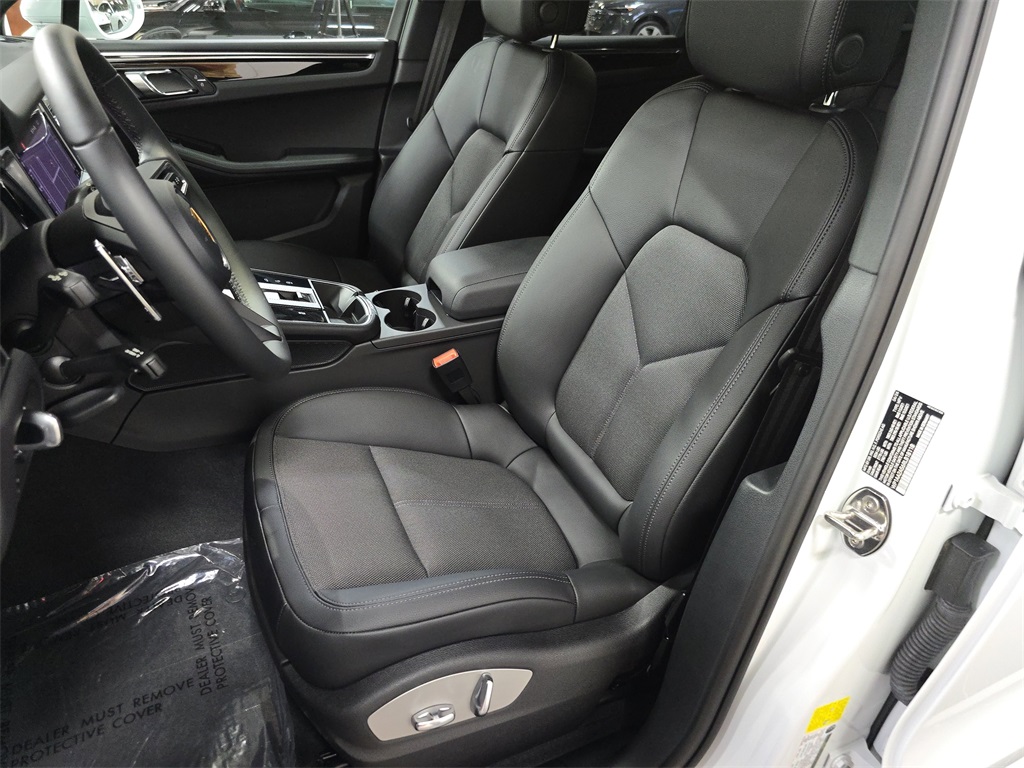 2024 Porsche Macan photo 5