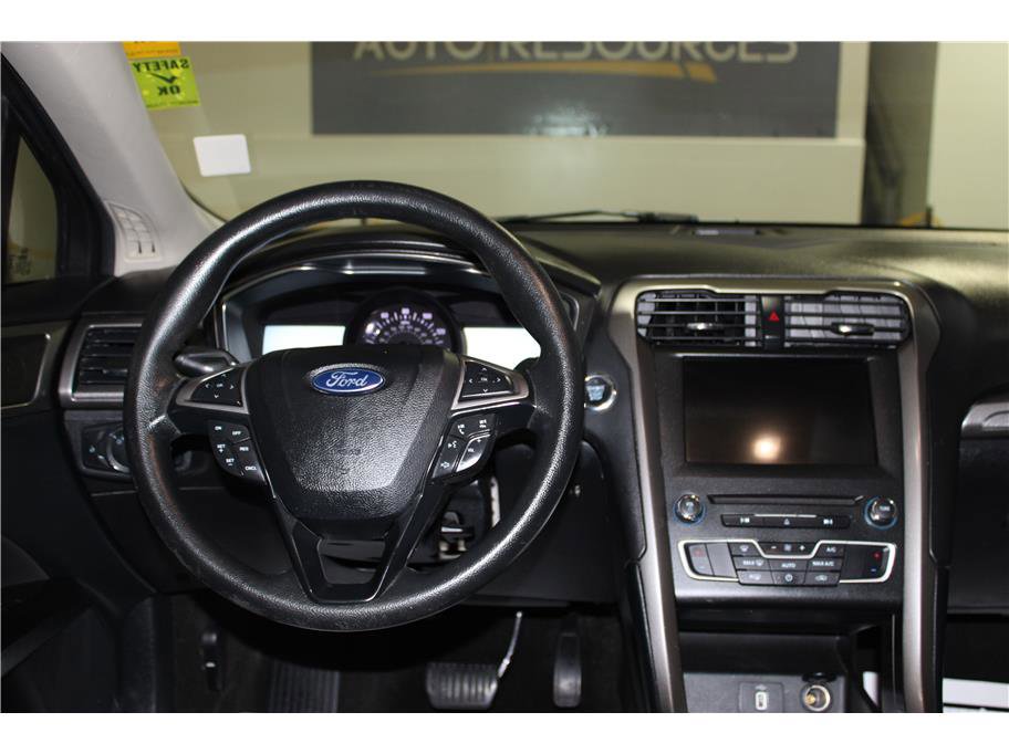 2017 Ford Fusion SE photo 15
