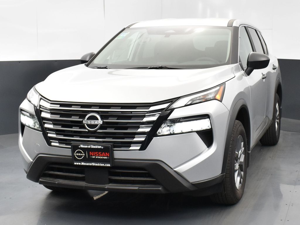 2025 Nissan Rogue S photo 2