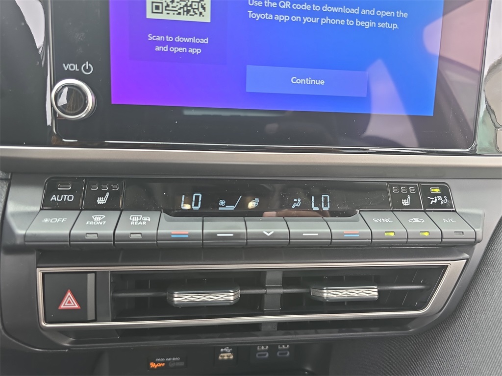 2025 Toyota Camry LE photo 24