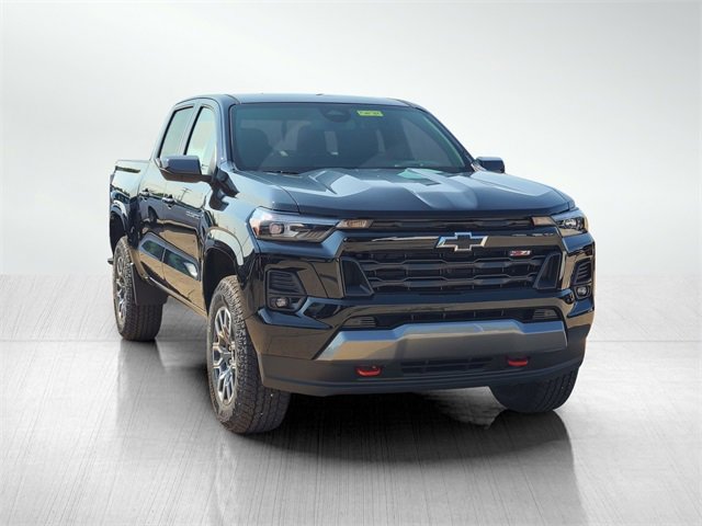 2025 Chevrolet Colorado Z71 photo 2