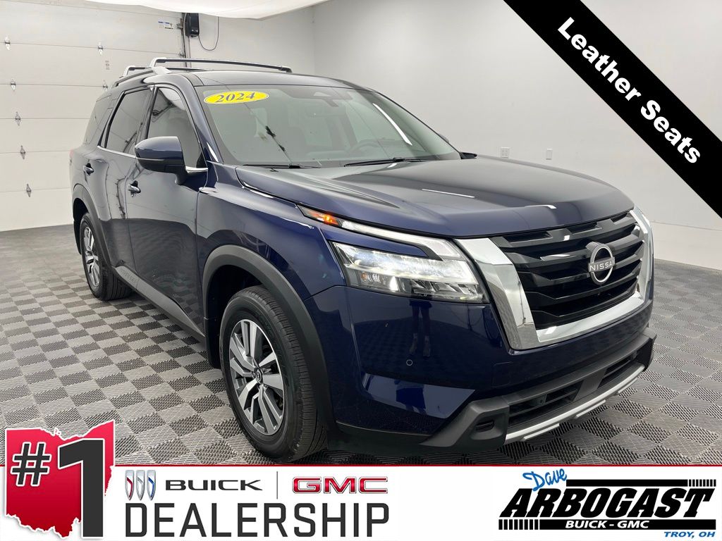 2024 Nissan Pathfinder SL's photo