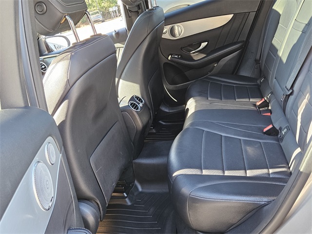 2019 Mercedes Benz GLC 300 photo 4