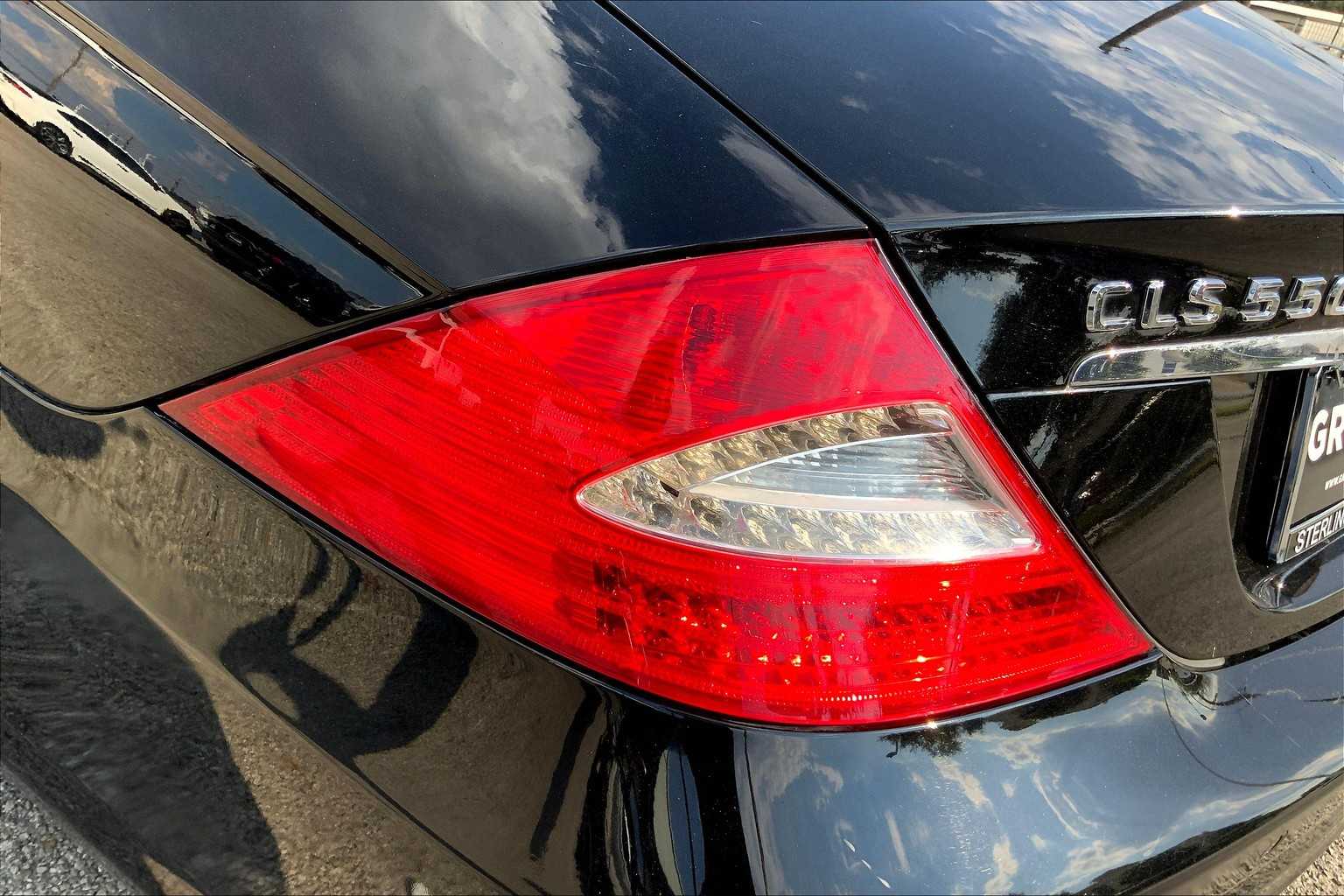2011 Mercedes Benz CLS 550 photo 25