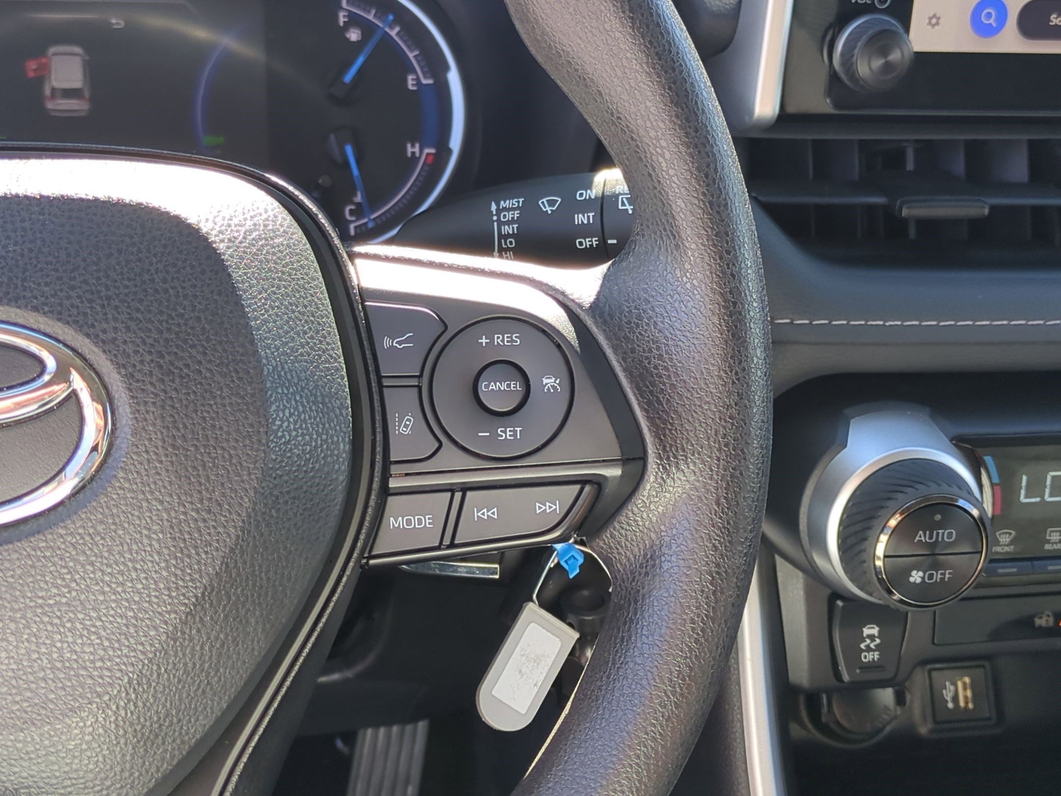 2024 Toyota RAV4 Hybrid LE photo 16