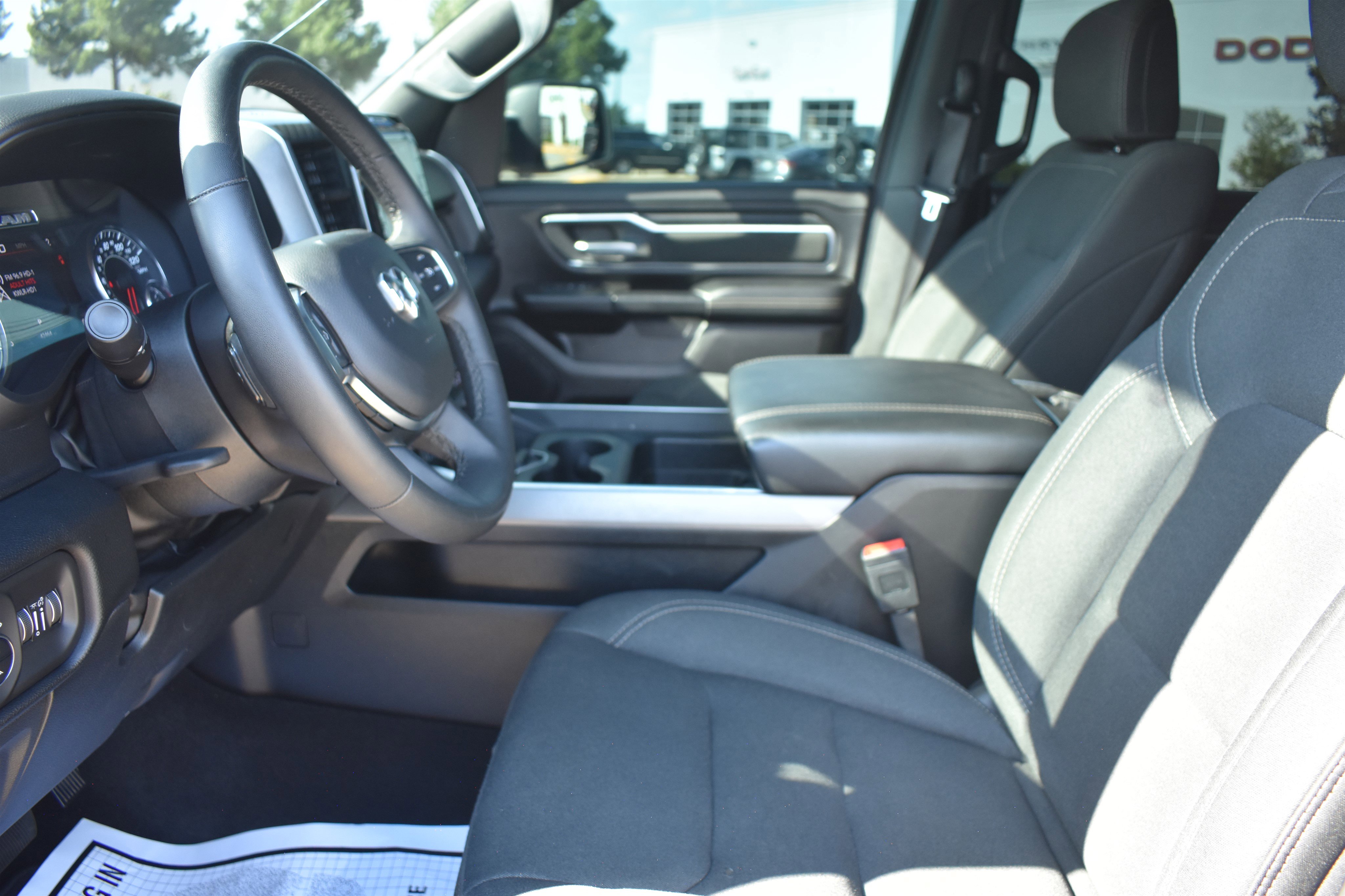 2025 Ram 1500 Big Horn photo 9