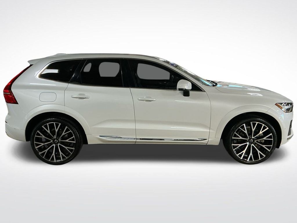 2022 Volvo XC60 Inscription photo 4
