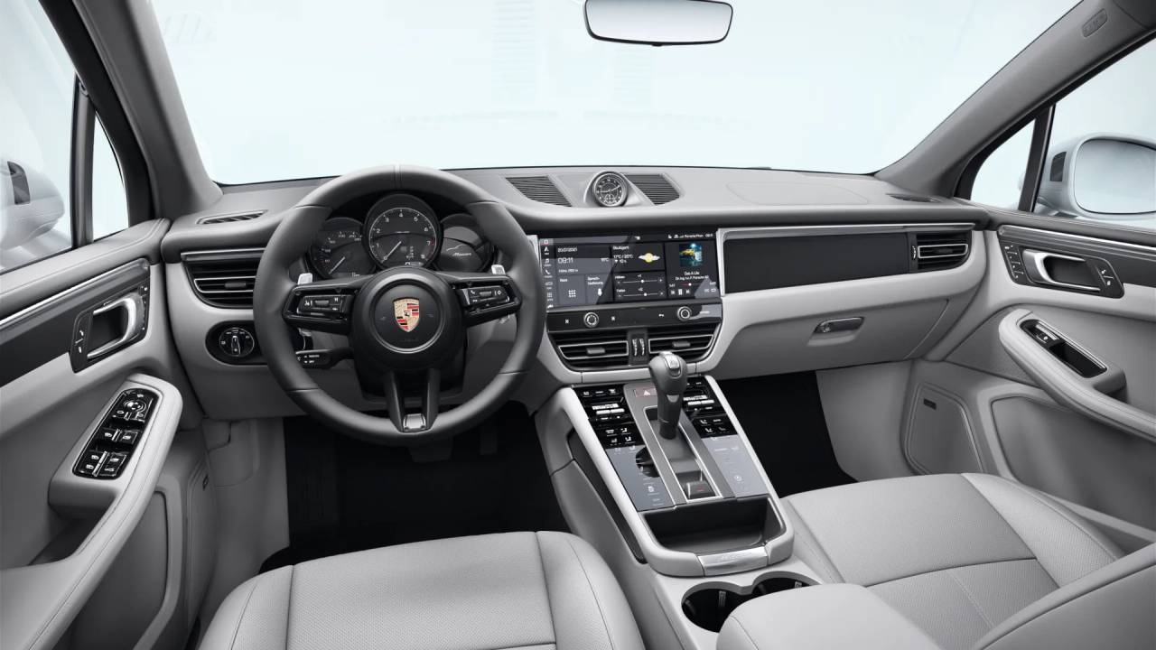 2026 Porsche Macan T photo 10