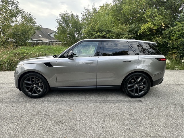 2025 Land Rover Range Rover Sport SE photo 9