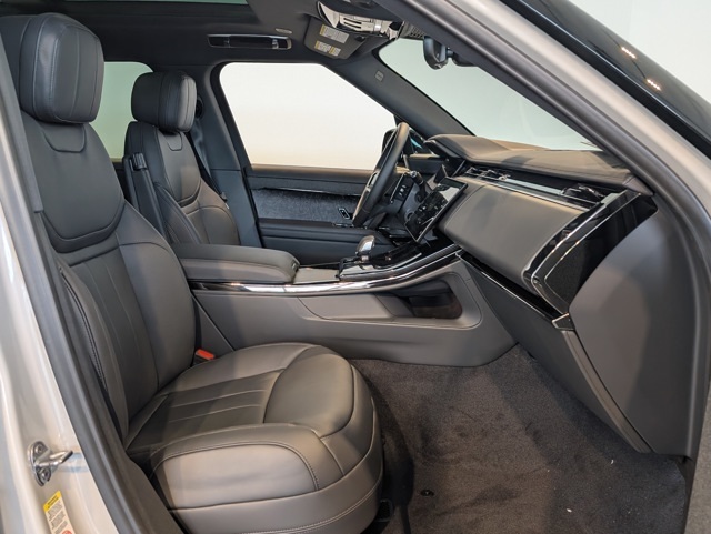 2025 Land Rover Range Rover Sport SE photo 23