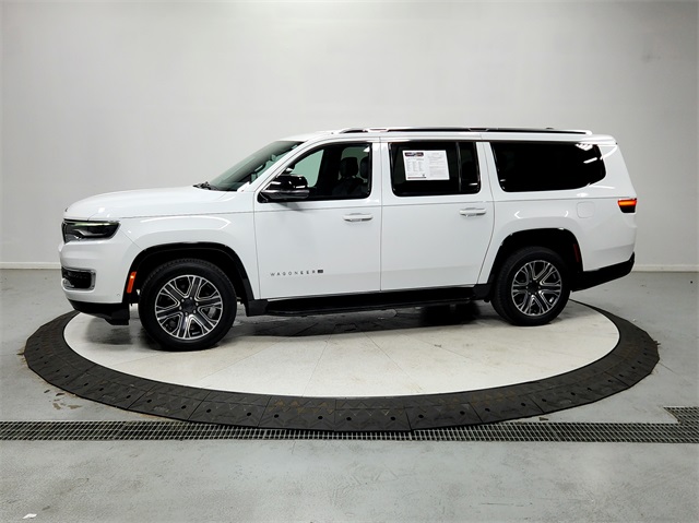 2024 Jeep Wagoneer L Series II photo 3