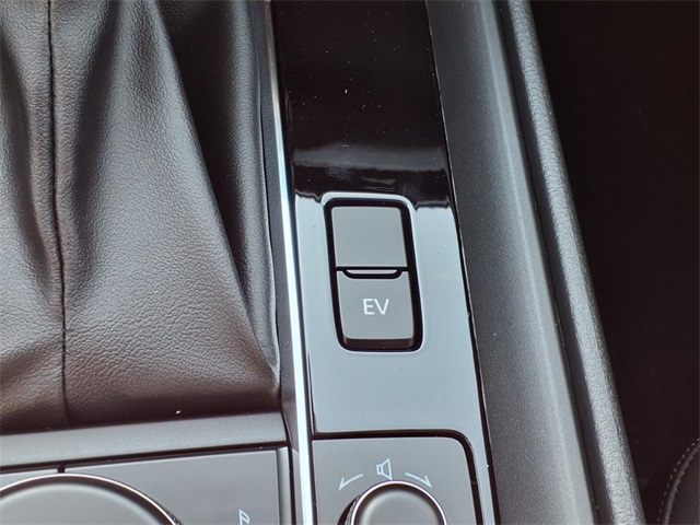 2025 Mazda CX-50 Premium Plus photo 4