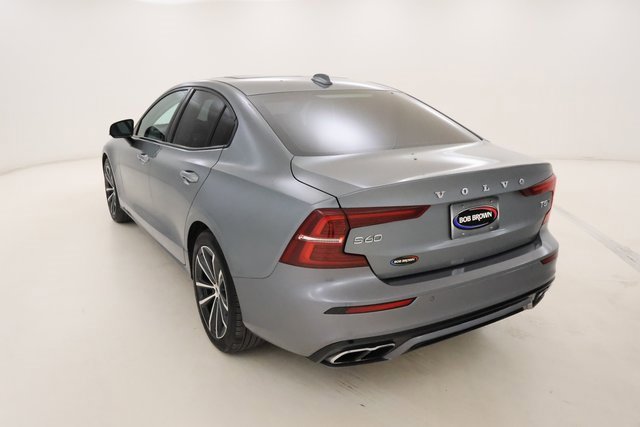 2021 Volvo S60 R-Design Momentum photo 24